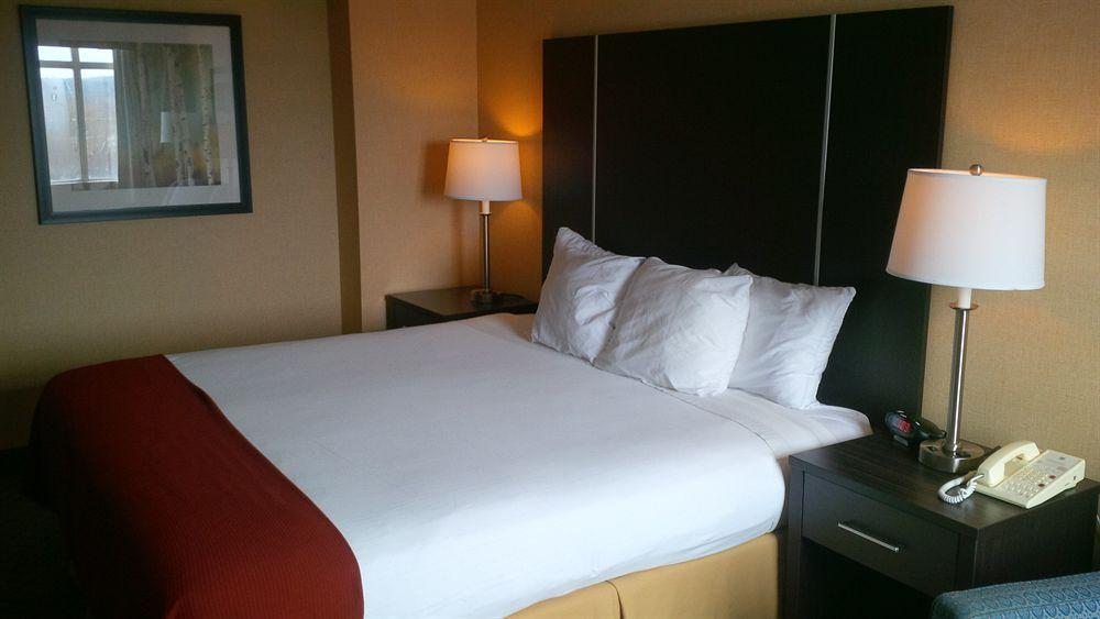 Holiday Inn Express Hamilton-Stoney Creek Экстерьер фото