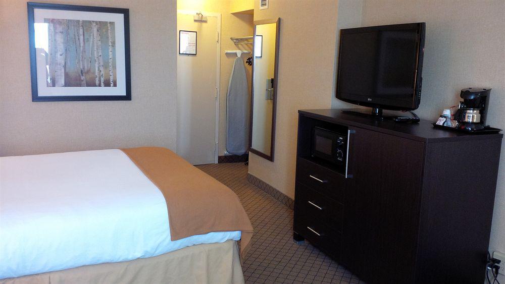 Holiday Inn Express Hamilton-Stoney Creek Экстерьер фото